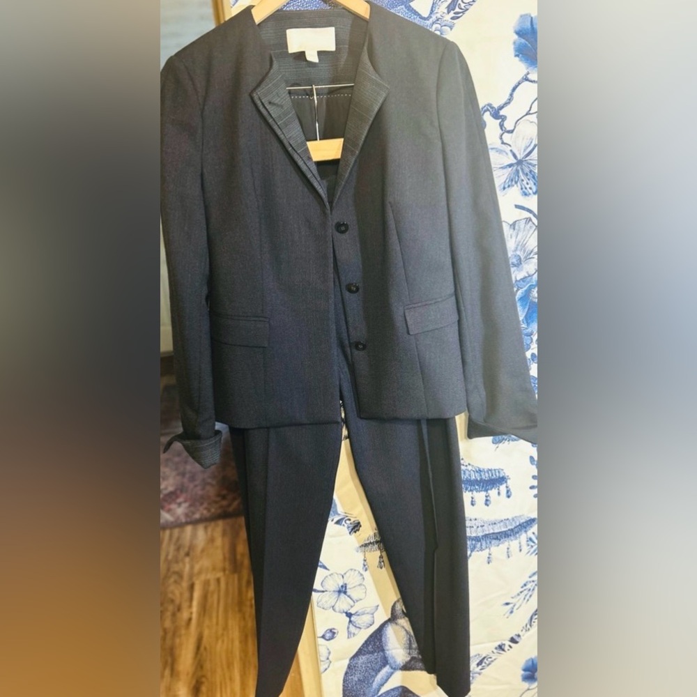 •SALE NOW-✈️Hugo Boss Navy Blue Women's 2-Piece Pantsuit
